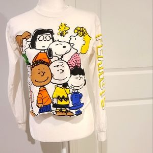 Peanut long sleeve sweatshirt size small ladies